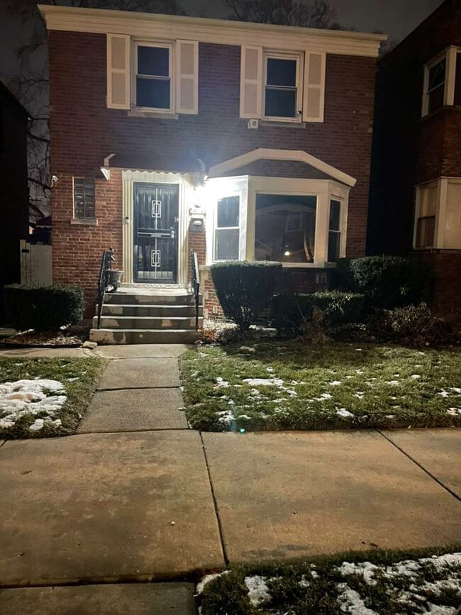 Building Photo - 8321 S Hoyne Ave