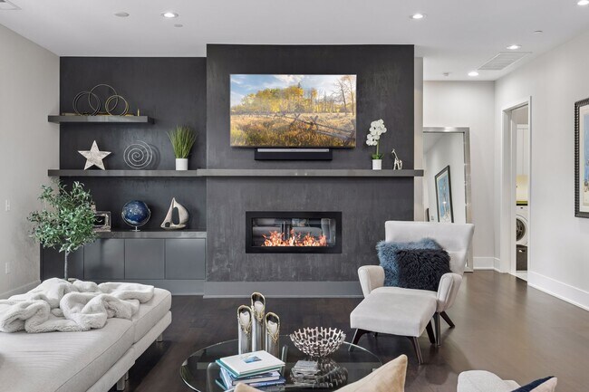 Gas fireplace - 935 Lake St E Unit 202