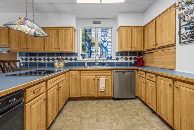Photo - Timeless Ghent Home features charm and elegance in Historic Stockley Gardens Unidad 1301 Stockley Gardens #1