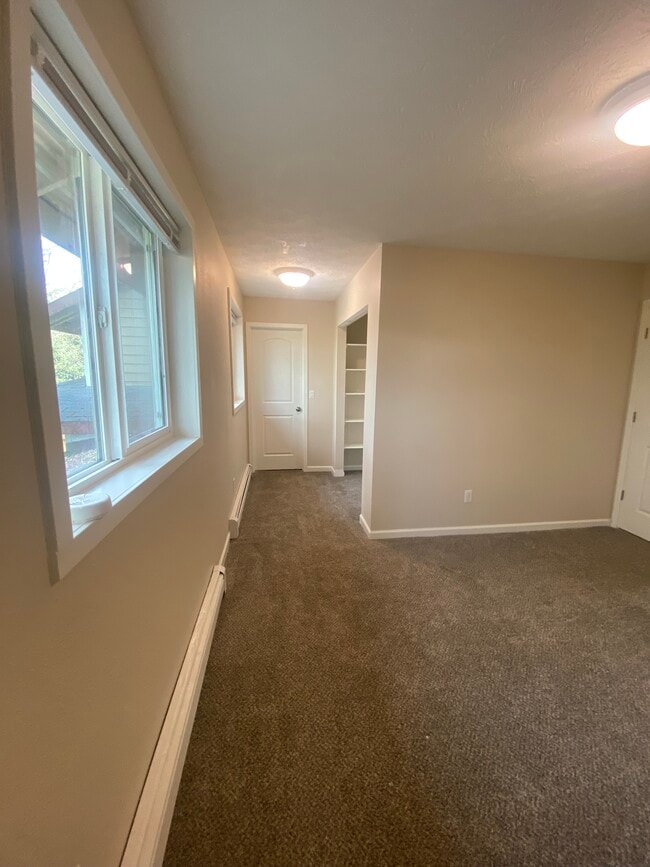 Building Photo - 10040 Gebhart Dr Rental