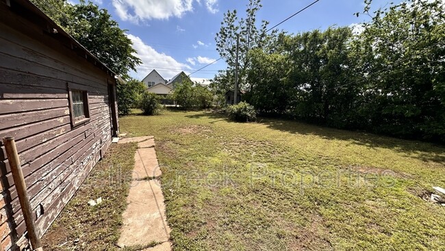 Photo - 714 W Hurd St