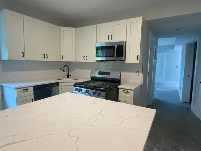 Building Photo - 120 Marginal St Unit 3 Rental