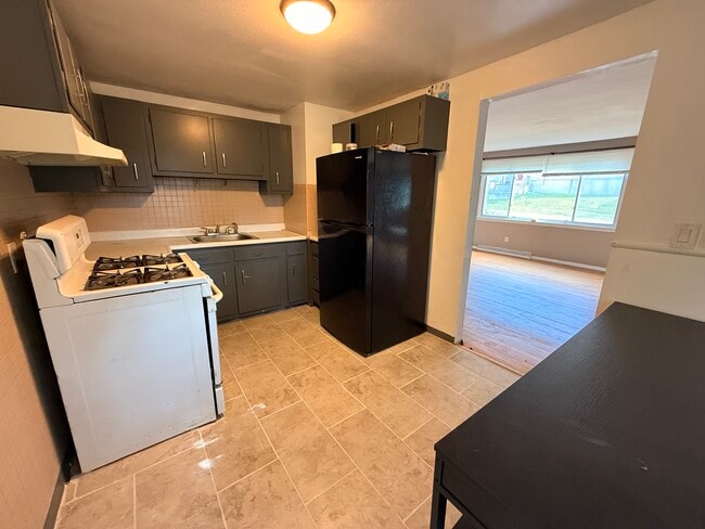 Building Photo - 22 Judith Ter Unit 1