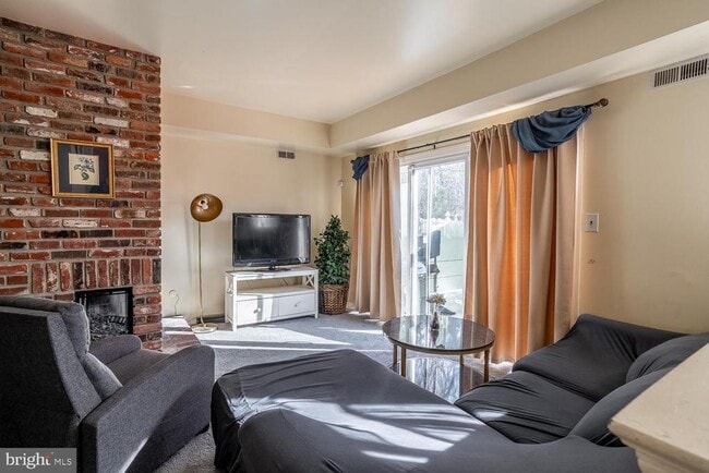 Photo - 8 Dickenson Dr