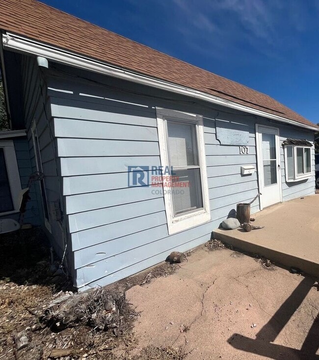 Building Photo - 107 W 1st-