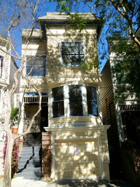 Photo - Stunning large Classic Pacific Heights Flat with lots of light, hardwood floors, washer/dryer, gr...