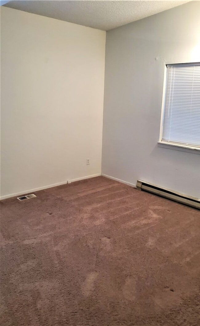 Building Photo - Broad Duplex's Unit 1004