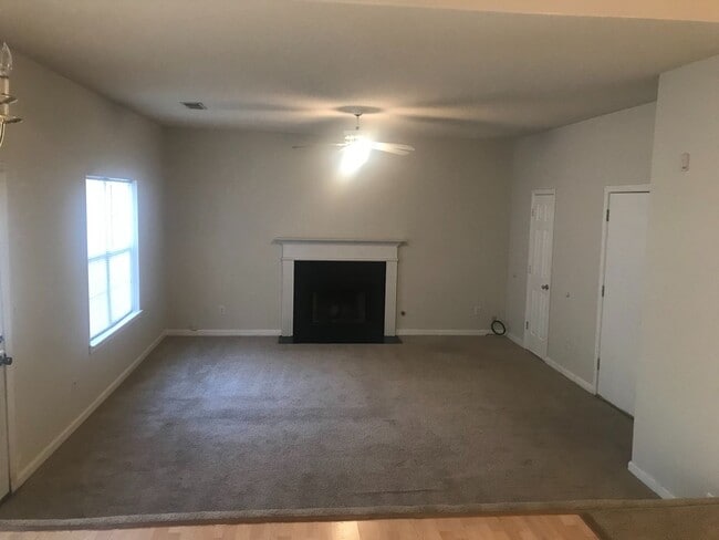 Photo - Beautiful split level home with 3 bedrooms, 2.5 baths