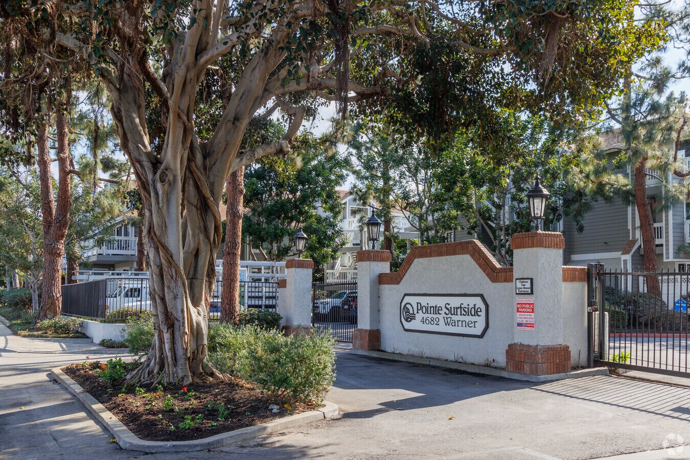 4682 Avenida Warner - Pointe Surfside