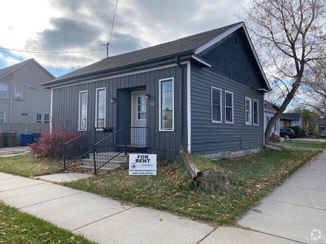 Building Photo - 212 Milwaukee St Unit 212 Milwaukee St. Lower Front Rental