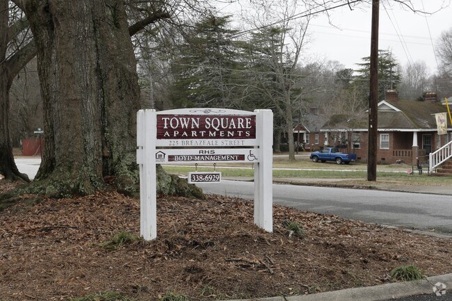 Photo - Town Square Apartments