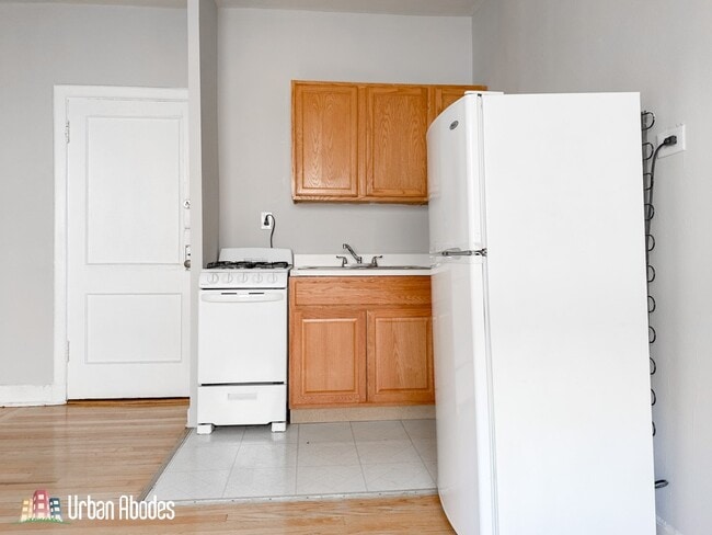 Photo - 1040 W George St Unit M07B