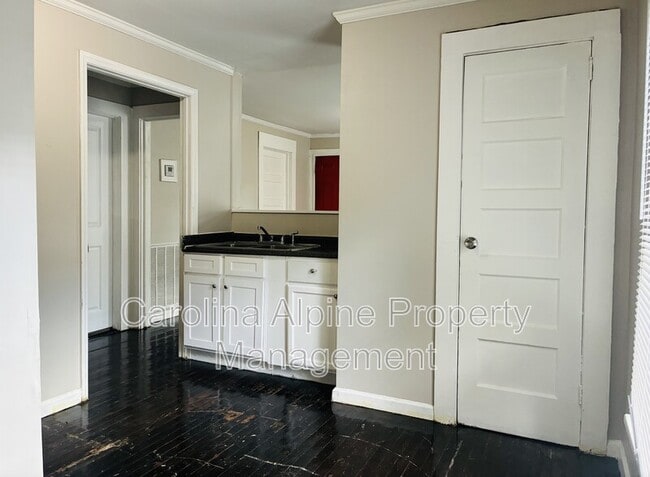 Photo - 615 Dr M.L.K. Jr. Way