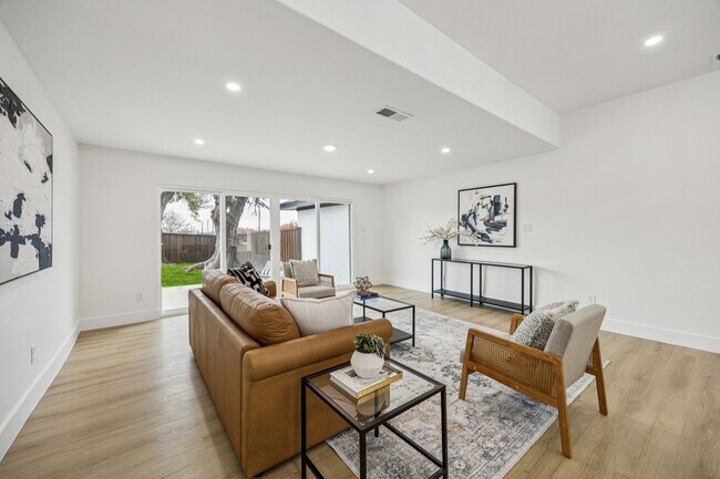 Photo - 3401 Valley View Ln