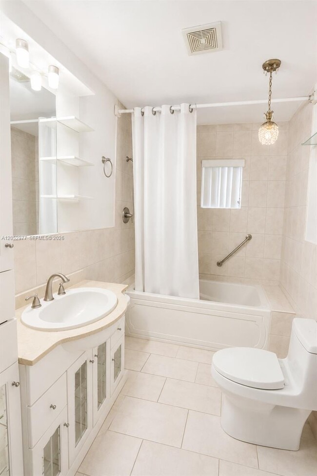 Photo - 765 W 23rd St