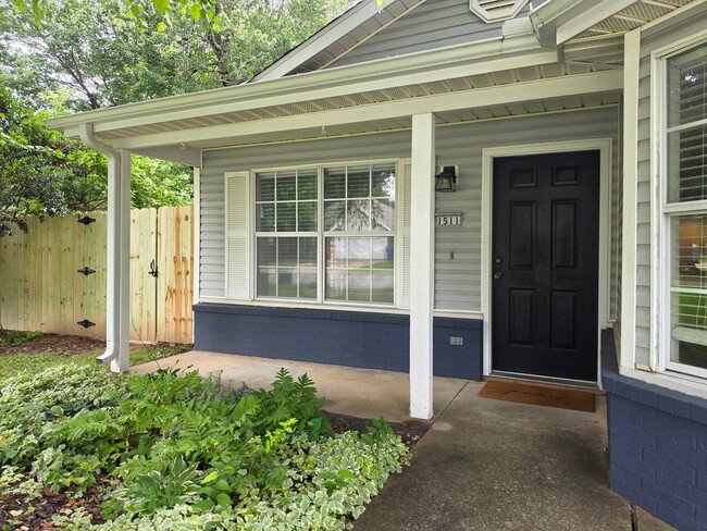 Photo - 3 Bedroom 2 Bath home in convenient location!