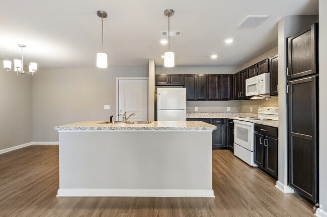 1BR, 1BA - 792SF - Kitchen/Dining Room - Magnolia Villas