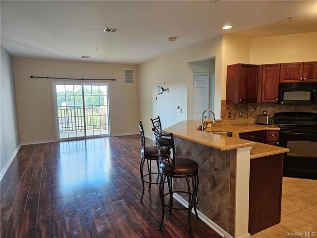 Photo - 934 Tower Ridge Cir