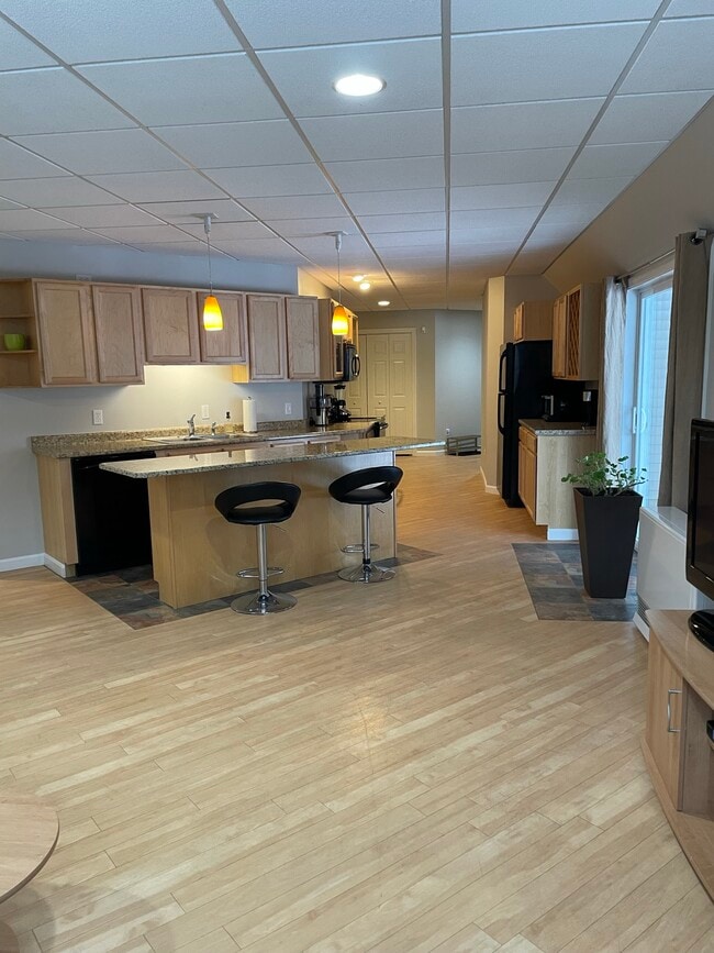 Building Photo - 868 Ledgewood Dr