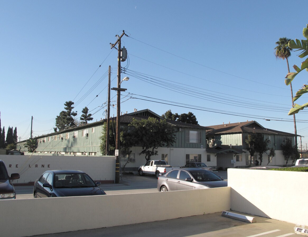 Photo - Hawaiian Village