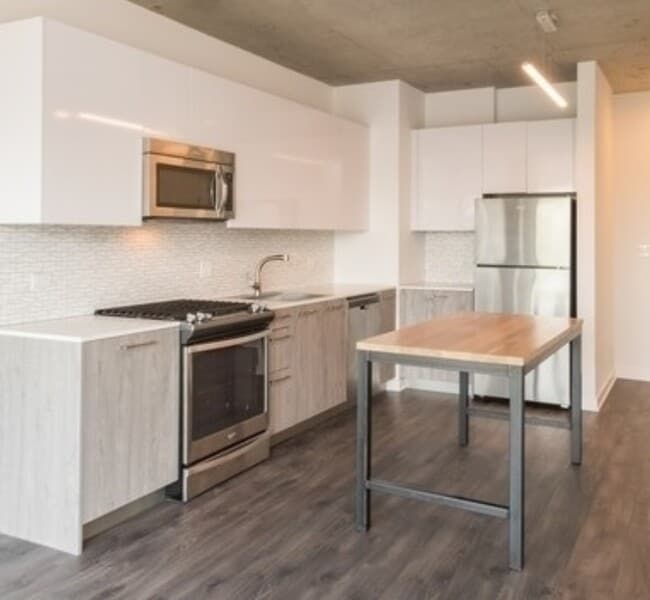 Photo - 1714 W Roscoe St