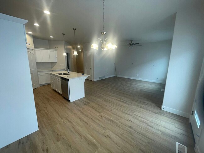 4163 W 2060 N