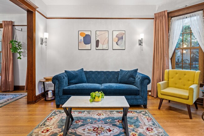 Photo - 3905 N Seeley Ave