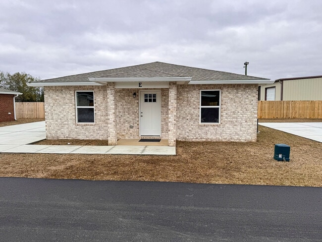 Building Photo - 130 East Ave