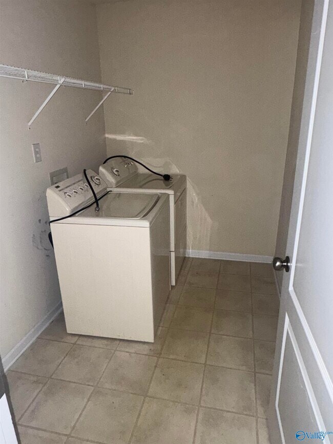 Photo - 409 Summer Cove Cir NW