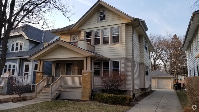 Building Photo - 1522 E Marion St Unit Lower Rental
