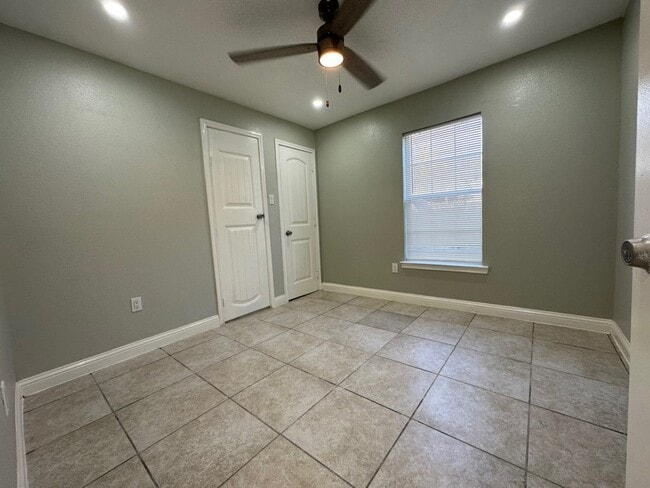 Photo - 7309 Moline St