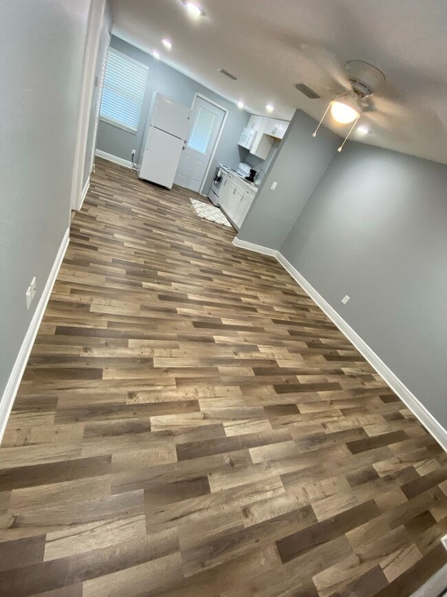 Photo - 1/1 Condo Great Location by Brandon Mall