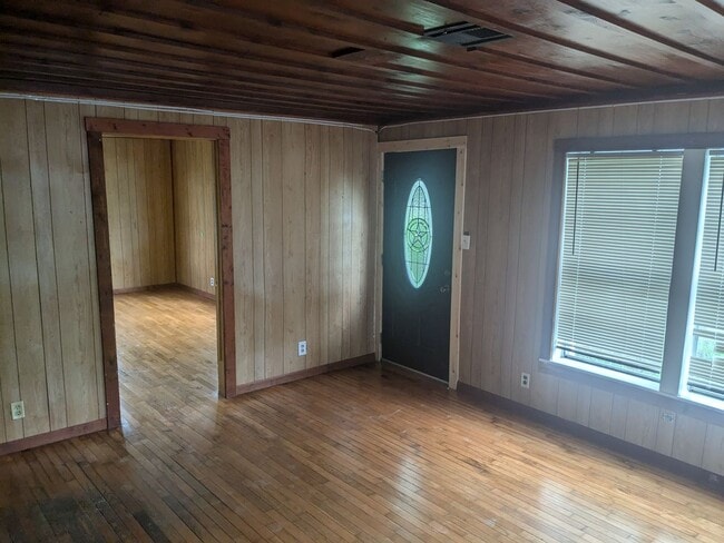 Photo - 3 Bed 1 Bath with Large Yard, Workshop, and Laundry Hookups