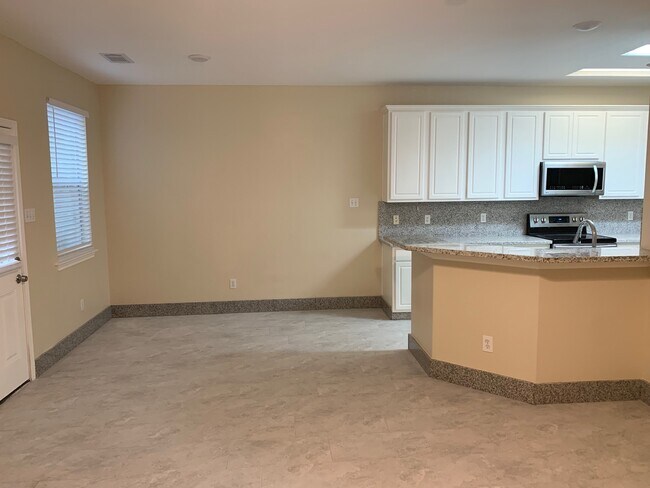 Photo - 42 Blue Creek Pl