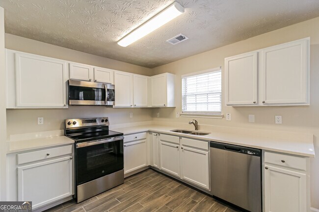 Photo - 263 Millstone Dr