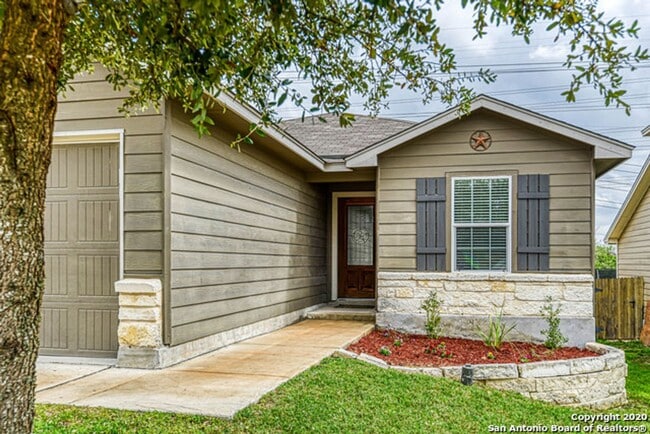 Photo - BEAUTIFUL 3-BEDROOM HOME IN MOUNTAIN LAUREL RANCH
