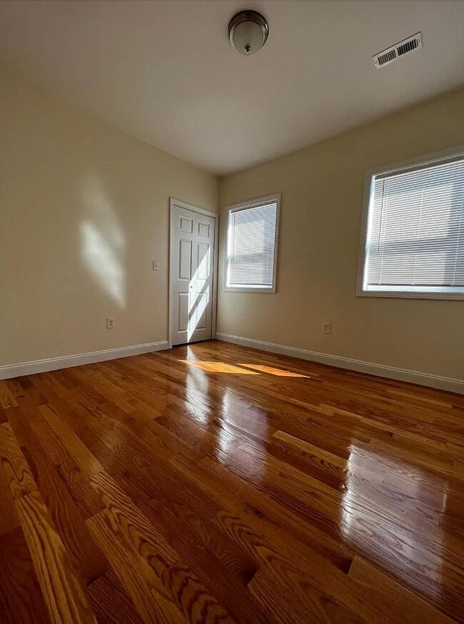 Photo - 57 Woodford St