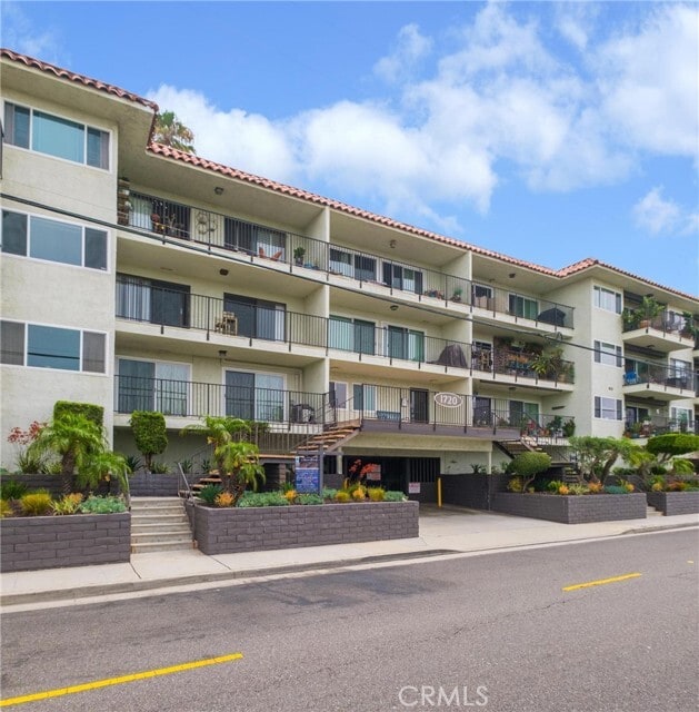 Building Photo - 1720 Ardmore Ave Unit 224