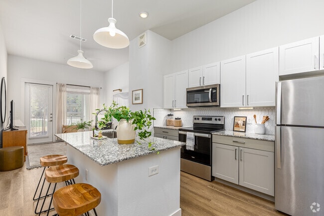1BR, 1BA- 672SF - Kitchen