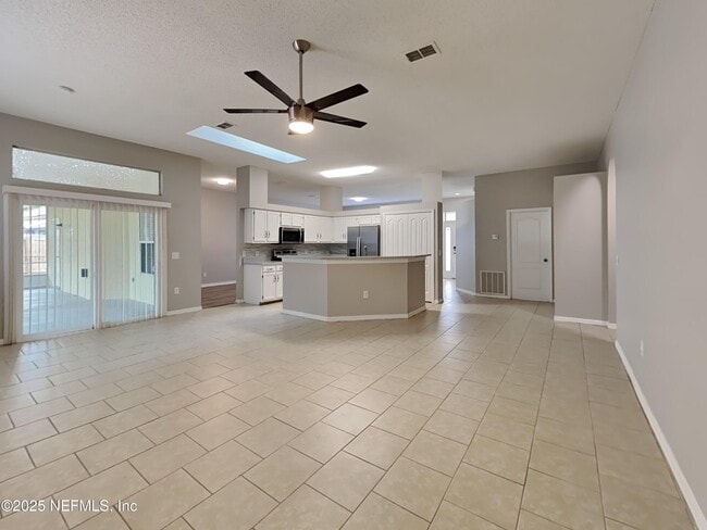 Photo - 250 Parkview Dr