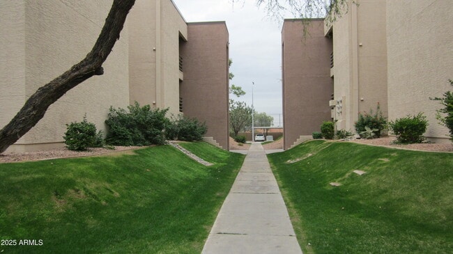 Photo - 1340 N Recker Rd Unit 323