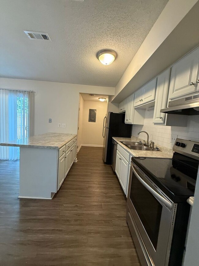 Photo - 3 bedroom, 1.5 bath Townhouse.