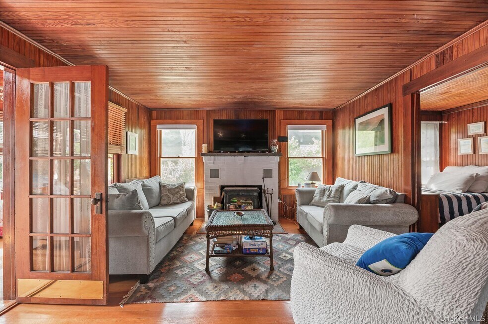 40 Bungalow Ln