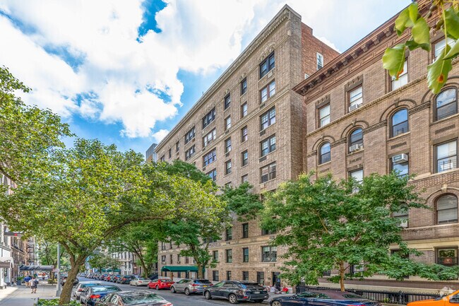 Photo - 108 E 82nd St