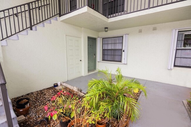 Building Photo - 2301 Sabal Ridge Ct Unit A Rental