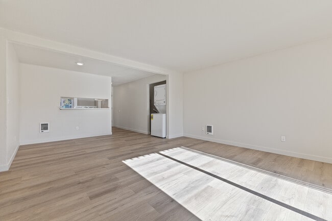 Photo - Crofton Apartments