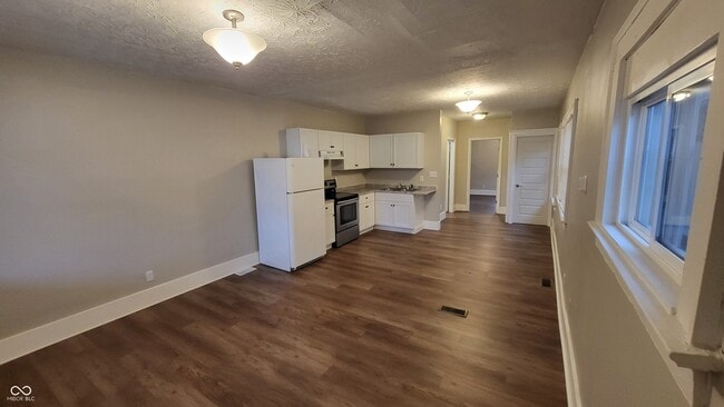 Photo - 3609 E Vermont St