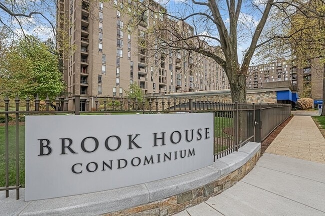 Building Photo - 44 Washington St Unit 801