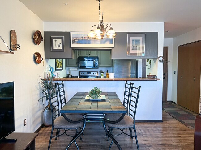 Photo - 380 E 11th Ave