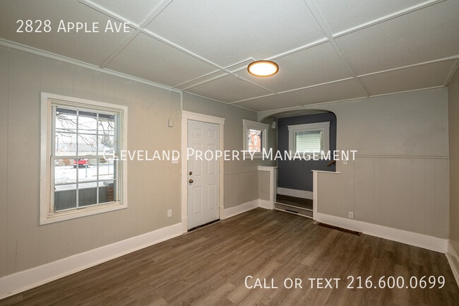 Photo - 2828 Apple Ave